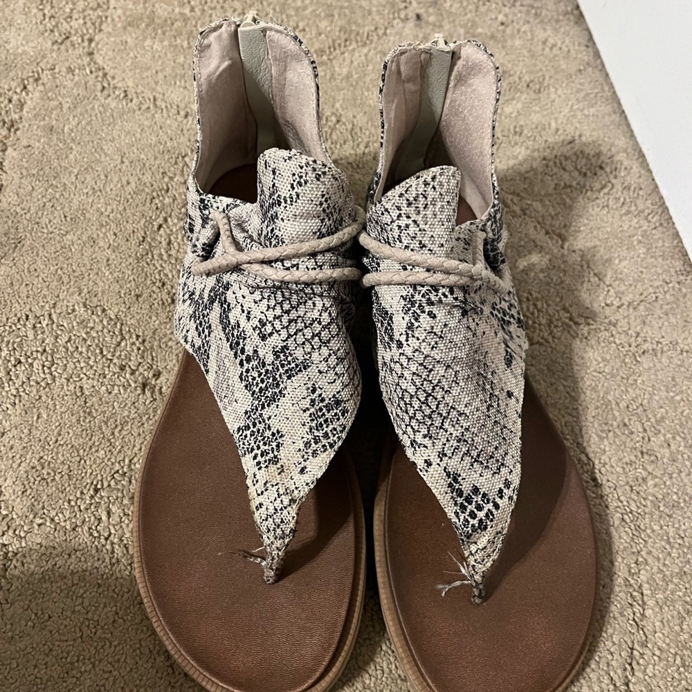 Snakeskin sandals - women
